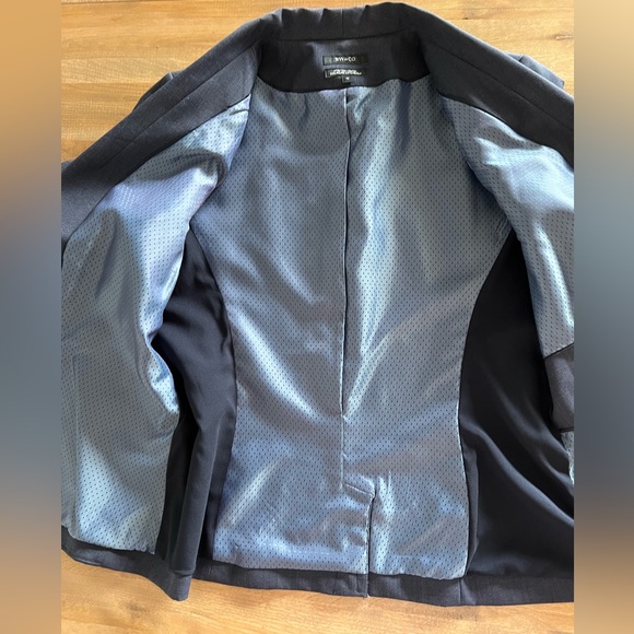 Beautiful RW&co blazer - Picture 6 of 14
